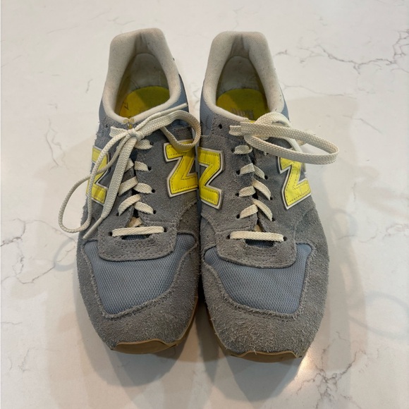 New Balance 696 - Picture 3 of 6